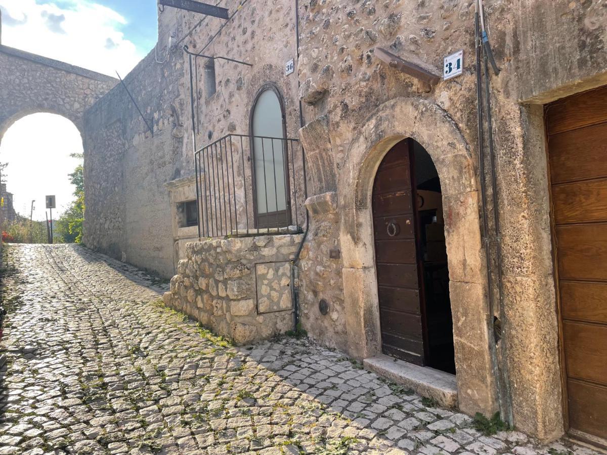 Villa Terra Della Baronia Santo Stefano Di Sessanio Exterior foto